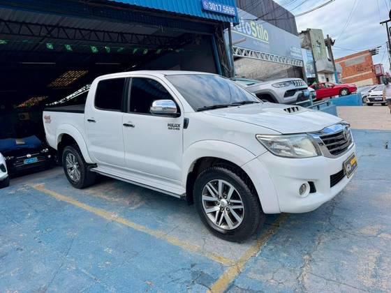 TOYOTA HILUX 3.0 SRV 4X4 CD 16V TURBO INTERCOOLER DIESEL 4P AUTOMÁTICO TOYOTA HILUX 3.0 SRV 4X4 CD 16V TURBO INTERCOOLER DIESEL 4P AUTOMÁTICO